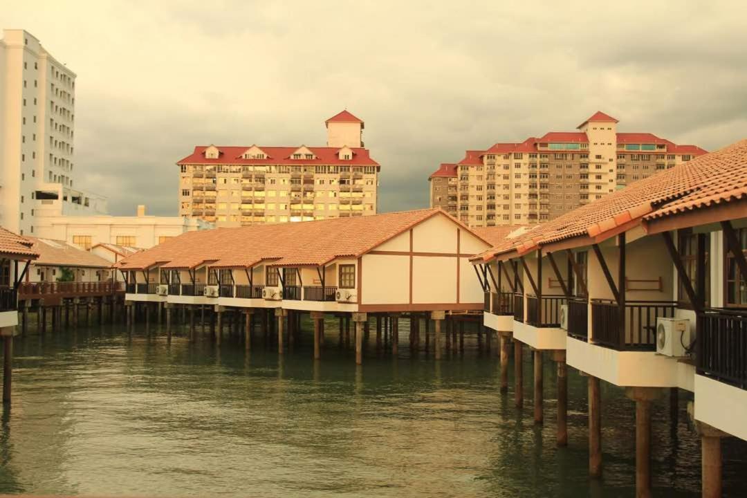 K. E. Private Water Chalet, Port Dickson Exteriör bild